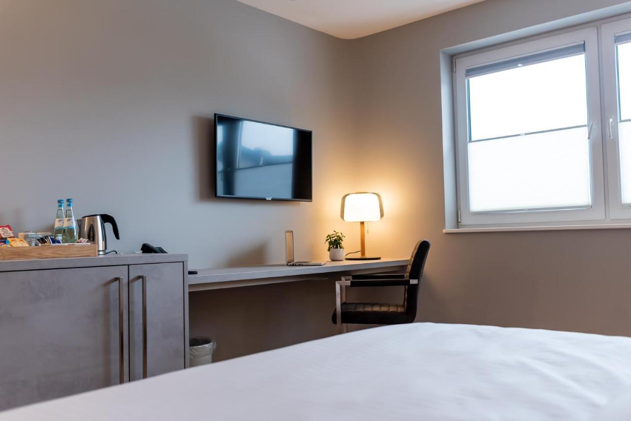 Hotel Circle Inn Рамщайн-Мизенбах Екстериор снимка